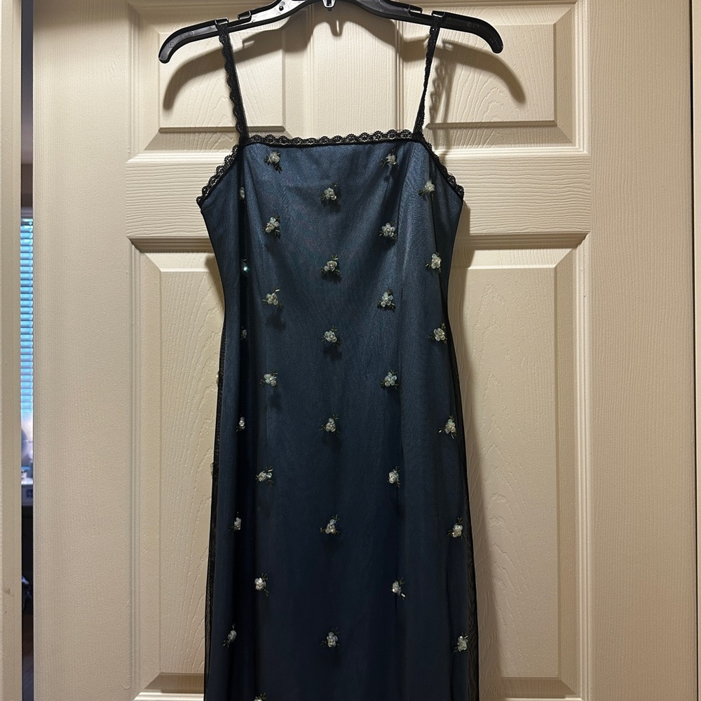 Papell Boutique Vintage 90’s blue Lace Flower Dress. Size 4.